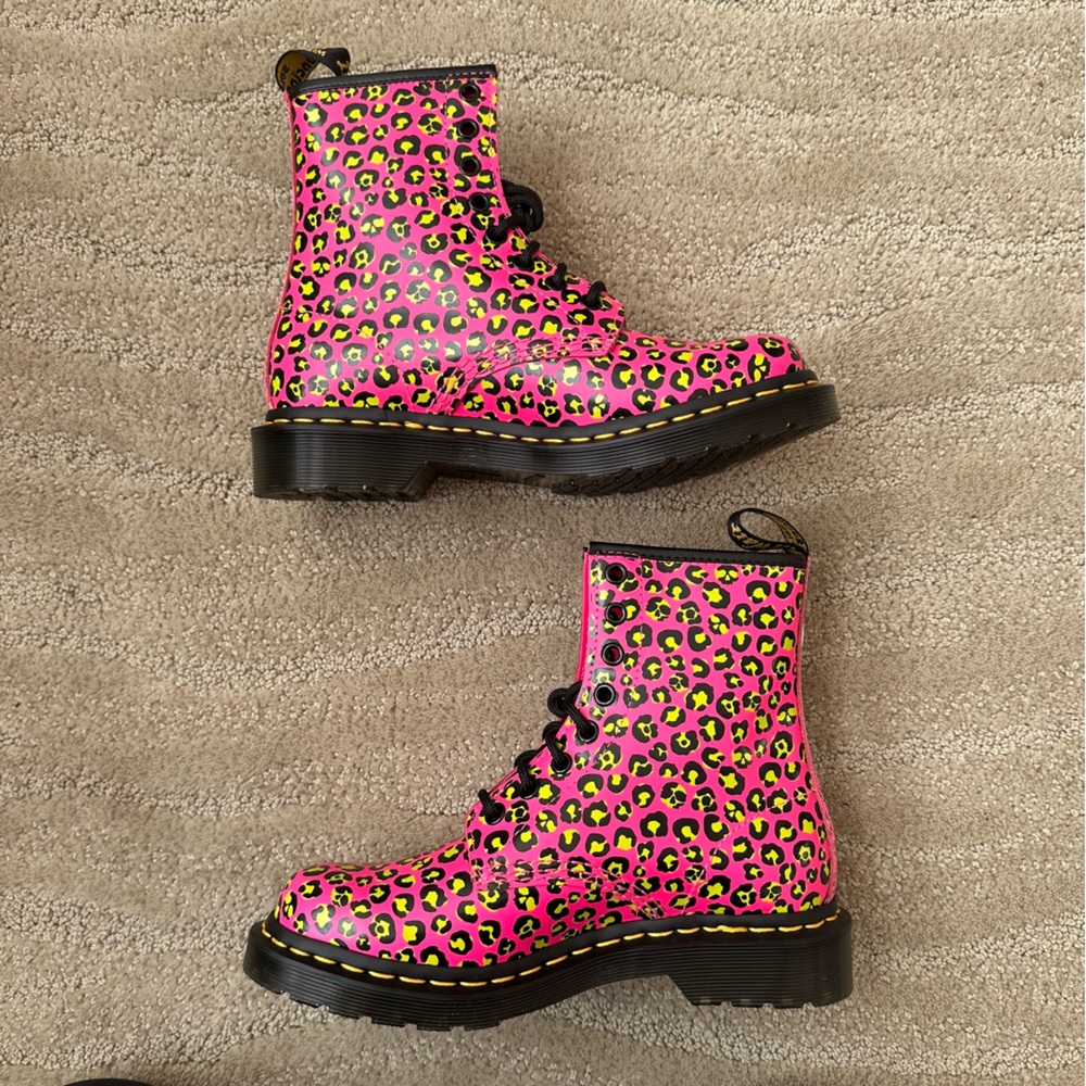 Dr. Martens 1460 Water Repellent Pink Leopard Patent Leather Combat Boots 6 NIB - Picture 6 of 14